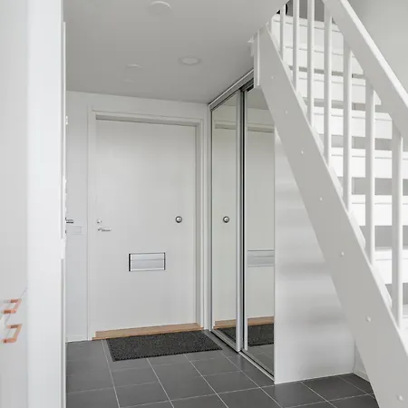 Apartmán Brand New 3br Penthouse Loft With Sauna & Free Parking *