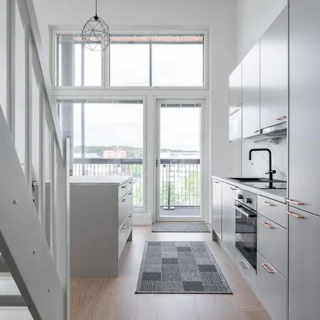 Brand New 3br Penthouse Loft With Sauna & Free Parking *